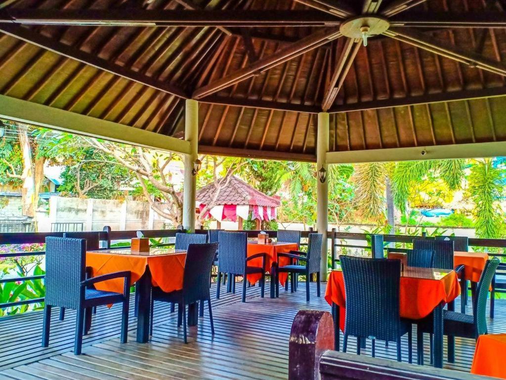 Oyo 1508 Mascot Beach Hotel Mangsit Exterior photo