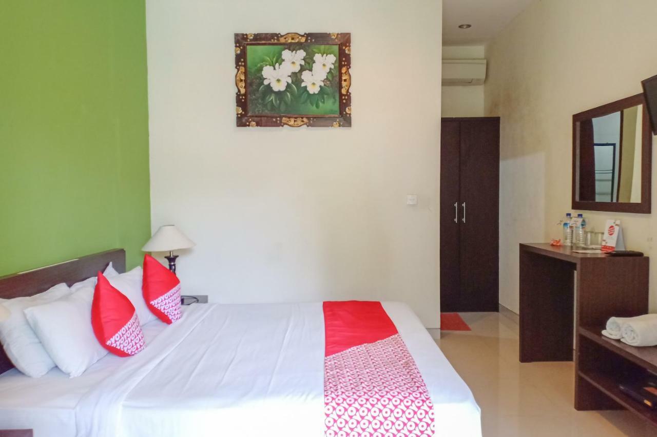 Oyo 1508 Mascot Beach Hotel Mangsit Exterior photo